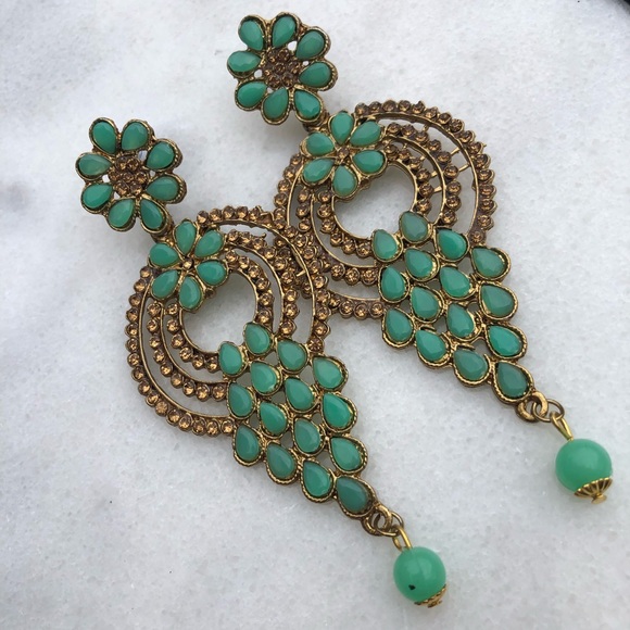 Beautiful drop earrings truly a statement piece ✨ - Picture 4 of 12